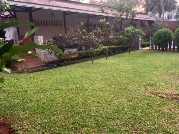 Grande villa à louer Bastos