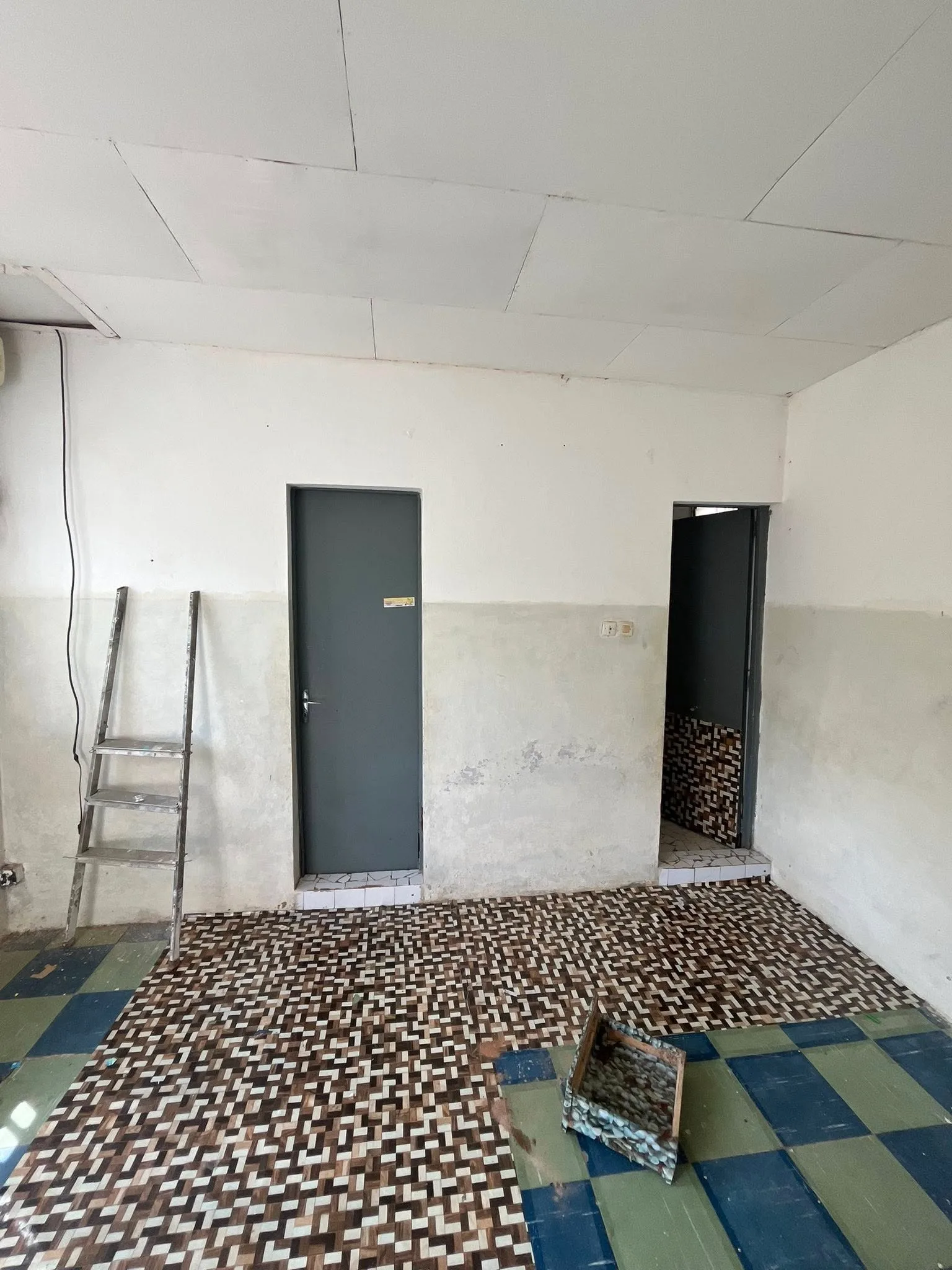 41614- Studio à louer dans la barrière, Plateau Garoua