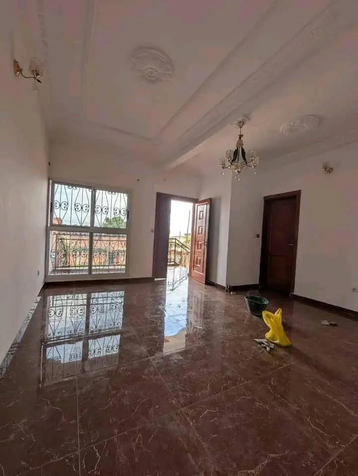 41832- APPARTEMENT CHIC CONFORTABLE À NGOUSSO PROCHE DE OMNISPORT