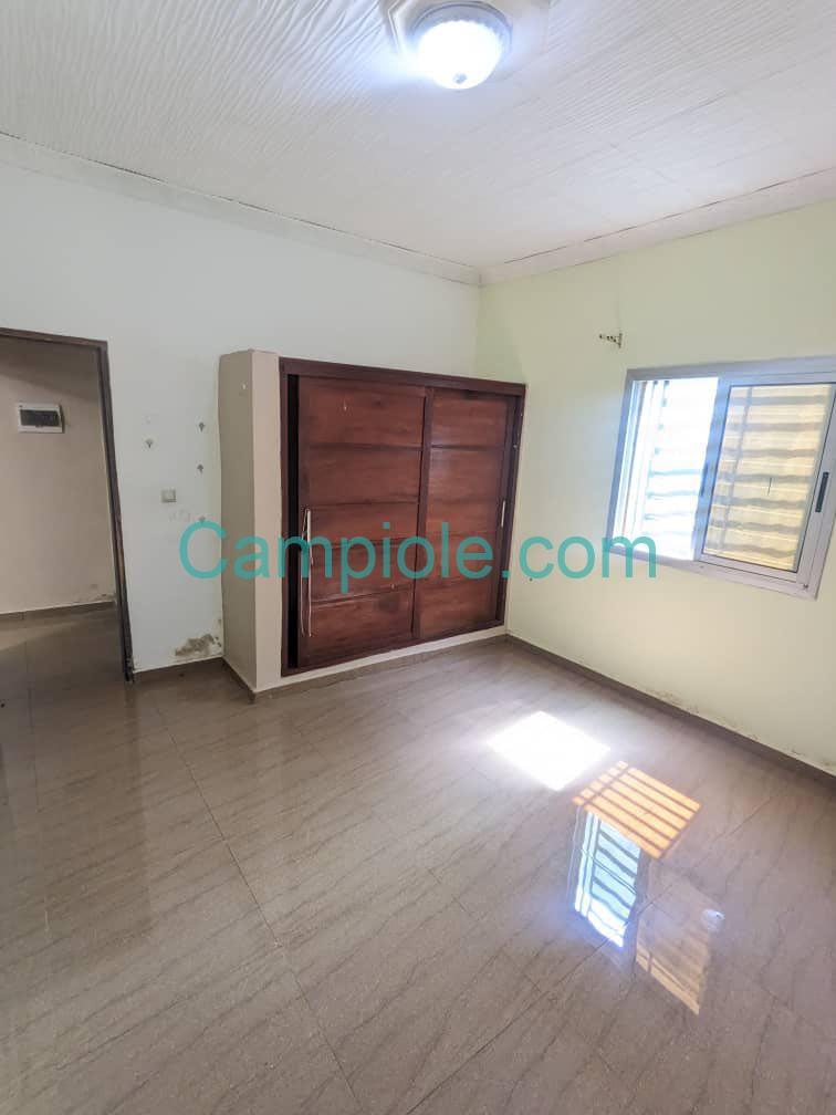 HS_studio_nkolfoulou_051025_chb