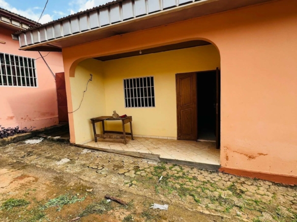 MAISON INDIVIDUELLE À LOUER, YAOUNDÉ EMANA