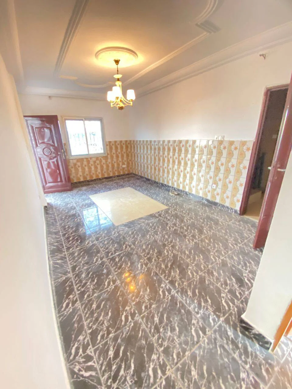 41469- APPARTEMENT MODERNE STAFFÉ SITUÉ À SABLE BONAMOUSSADI