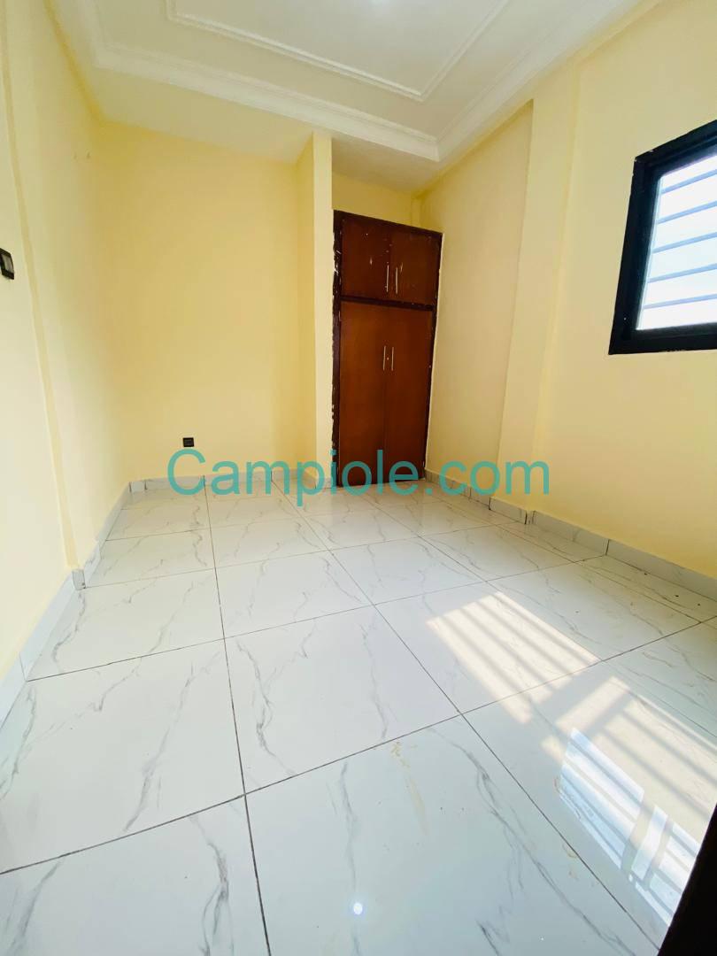 SM_studio_logbessou_111025_chb1