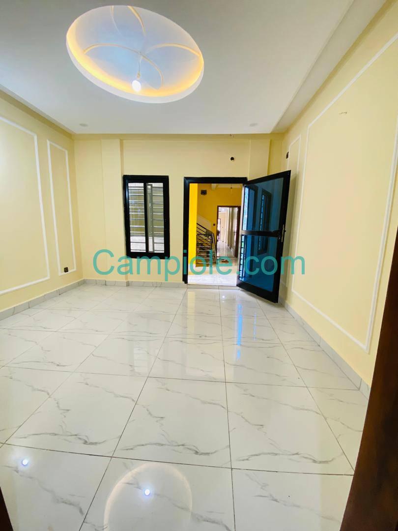 SM_studio_logbessou_111025_sln1