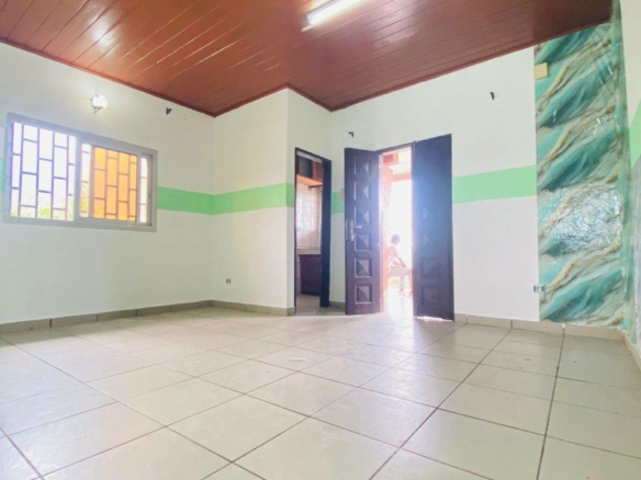 BEAU STUDIO MODERNE SITUÉ À LOGPOM GABON BAR