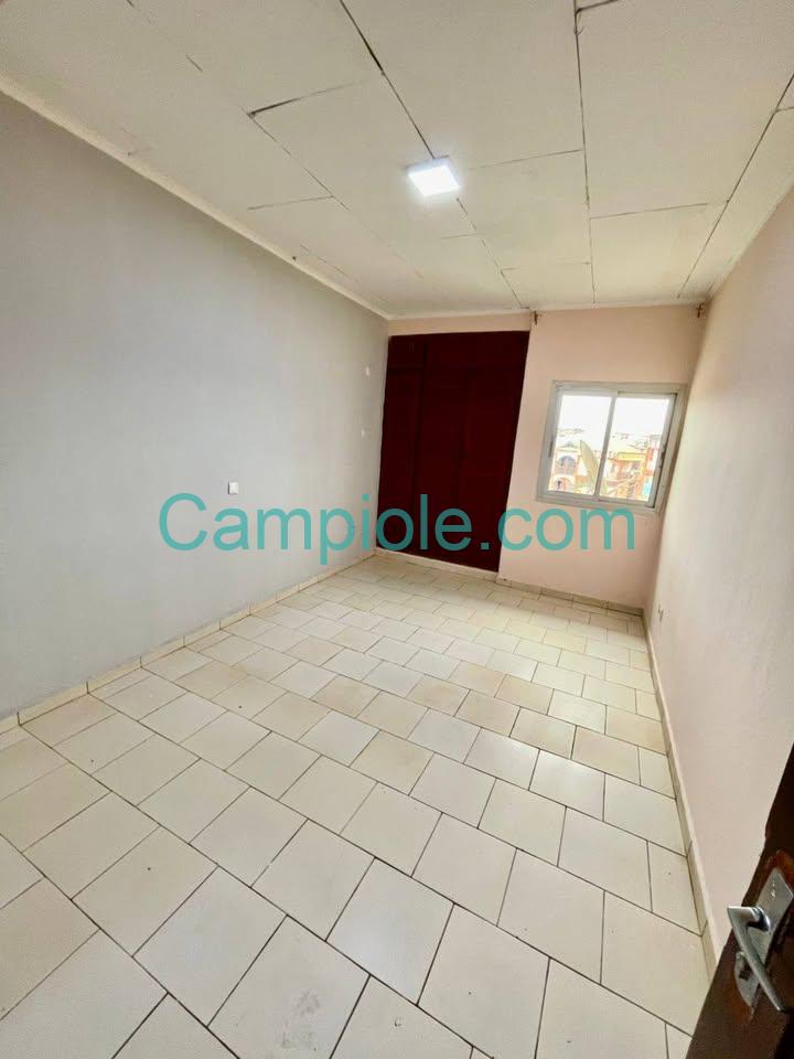 TA_appartement_biyemassi_081025_chb1