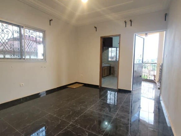 Studio à louer, Nsimeyong Terre rouge