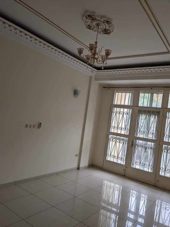 71204724-A926-4F16-AA8D-A917465E639B