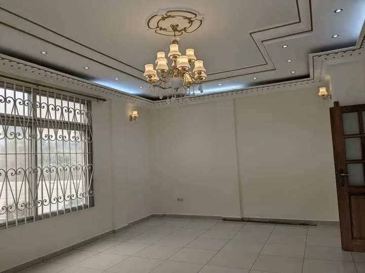 41469- Bastos Appartement moderne bon standing à louer