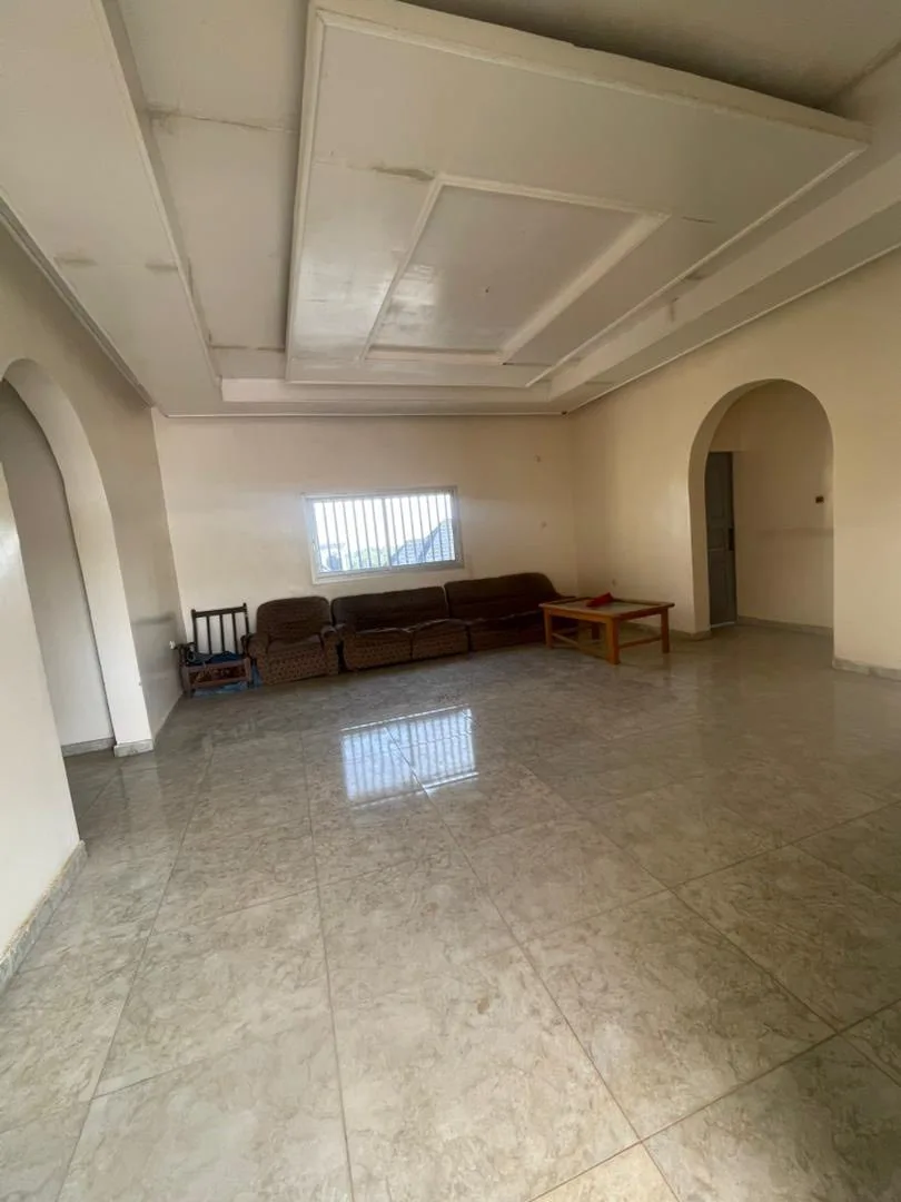 35332- Appartement à louer dans un camp, Garoua Plateau