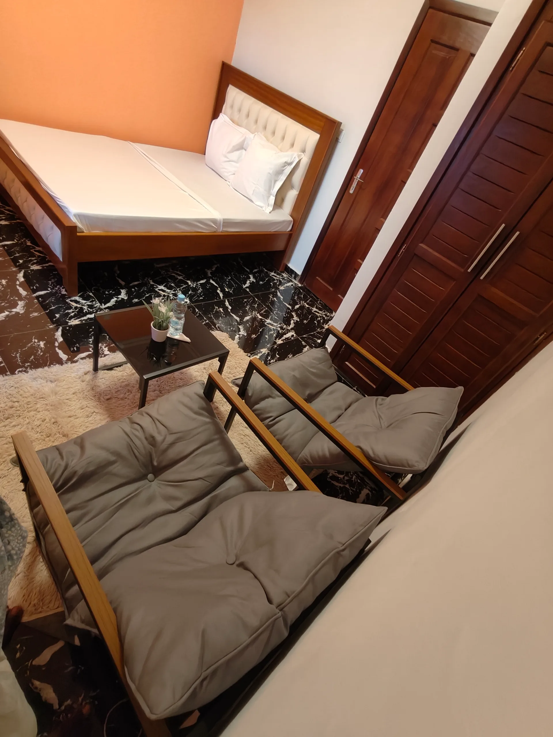 Chambre meublée A louer a Odza 20000