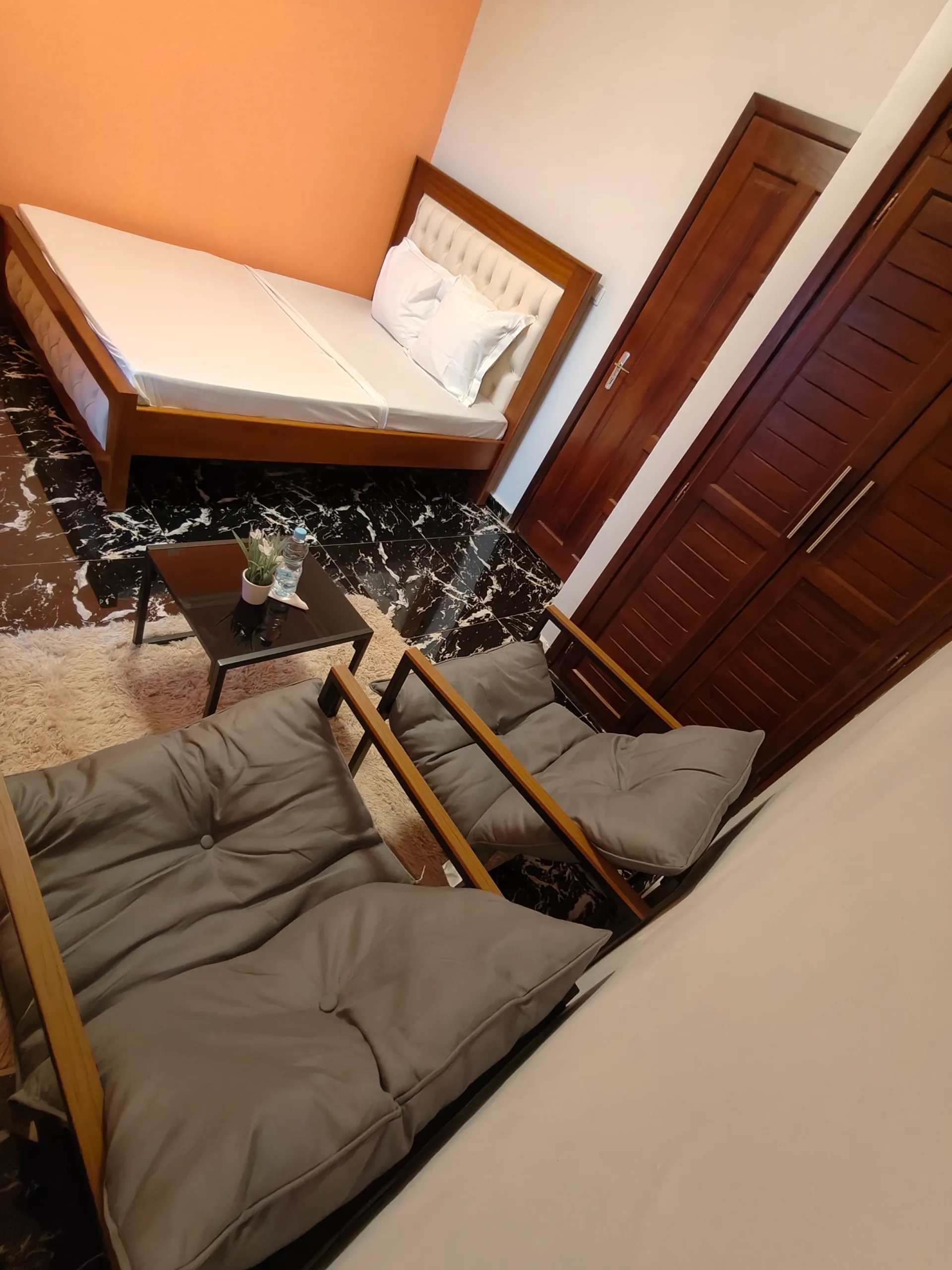 Chambre meublée A louer a Odza 20000