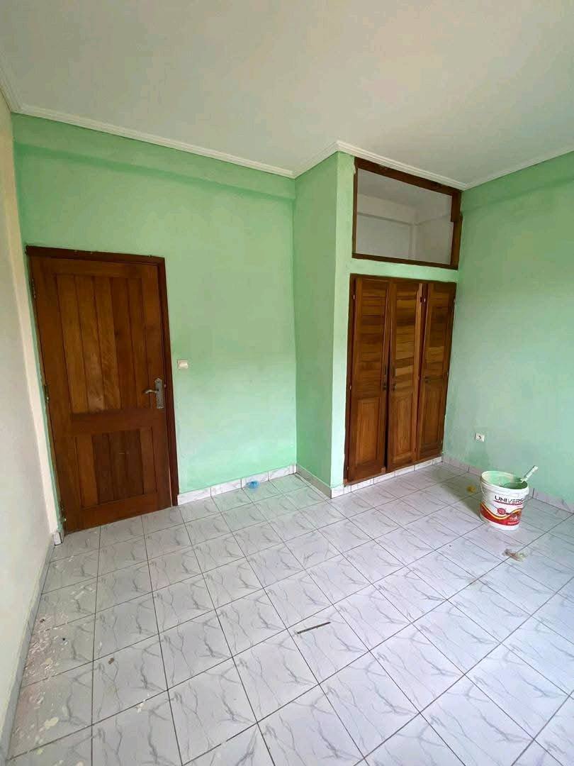 LI_appartement_doualaHG_131125_chb3