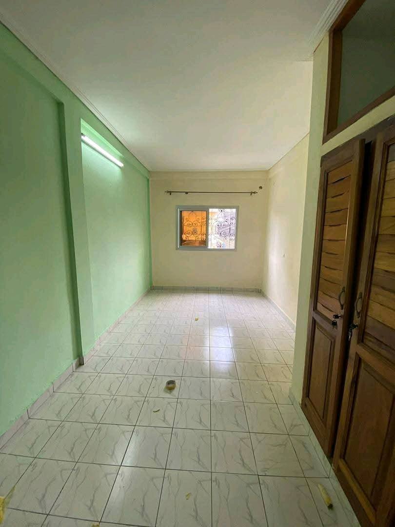 LI_appartement_doualaHG_131125_chb4