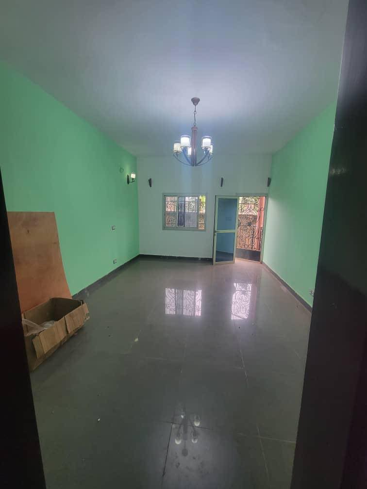 Appartement 2 chambres, Yaoundé Éleveur