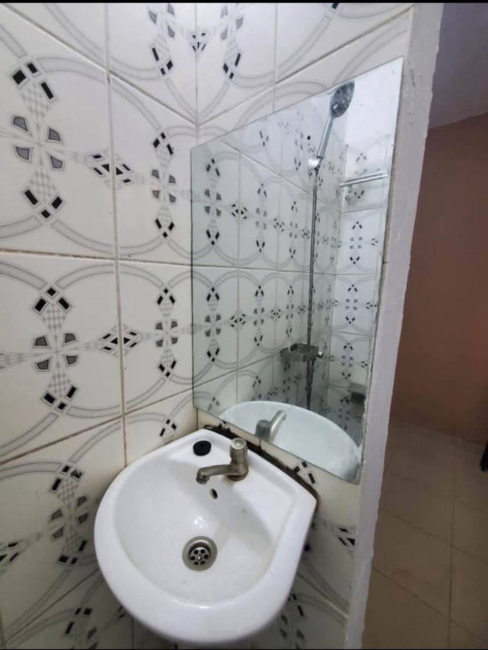 LI_studio_logbessou_111125_dch2