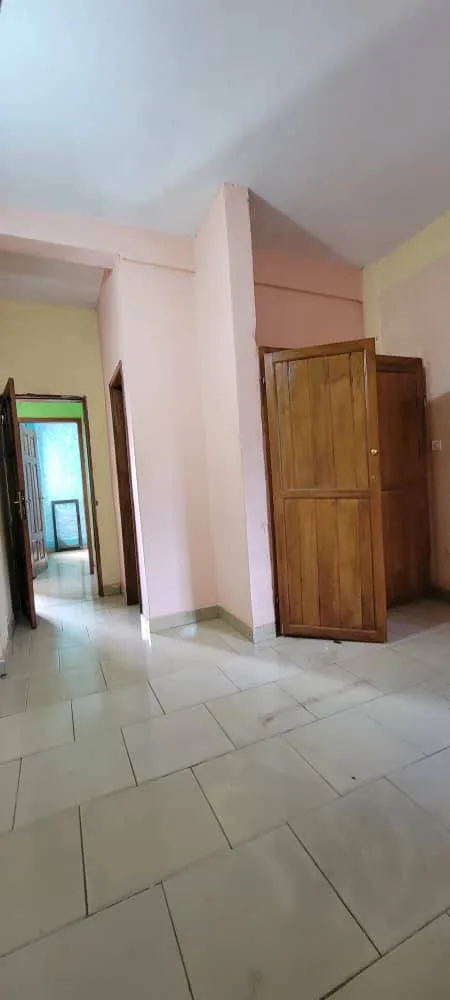 Appartement confortable à louer, Bafoussam Marché B
