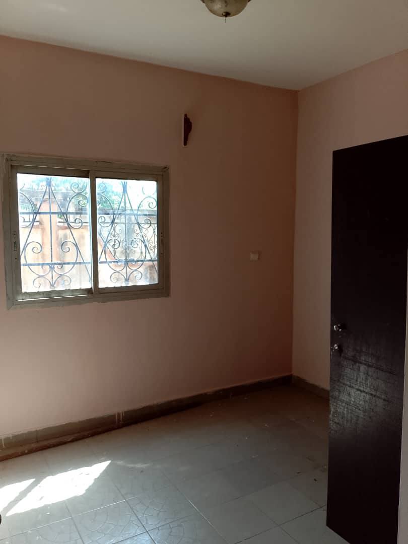 PIL_studio_mimboman_111125_chb2