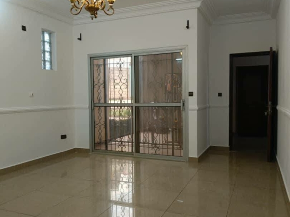 STUDIO MODERNE À LOUER, YAOUNDE NGOUSSO 120000 FCFA