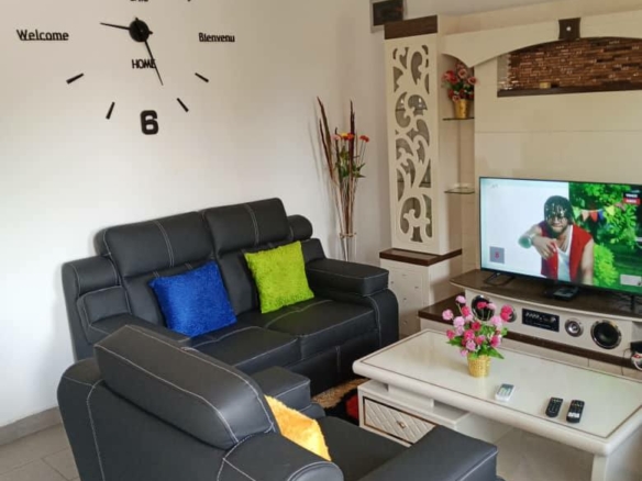 Studio meublé situé derrière Tradex Essomba