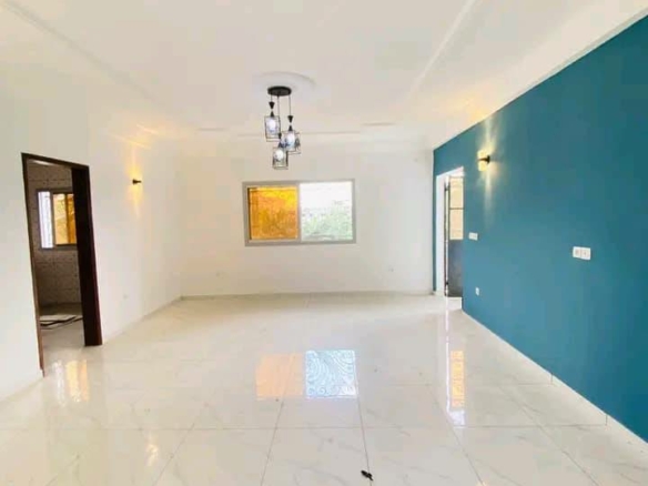 MAGNIFIQUE APPARTEMENT NEUF STAFFÉ SITUÉ À LOGBESSOU