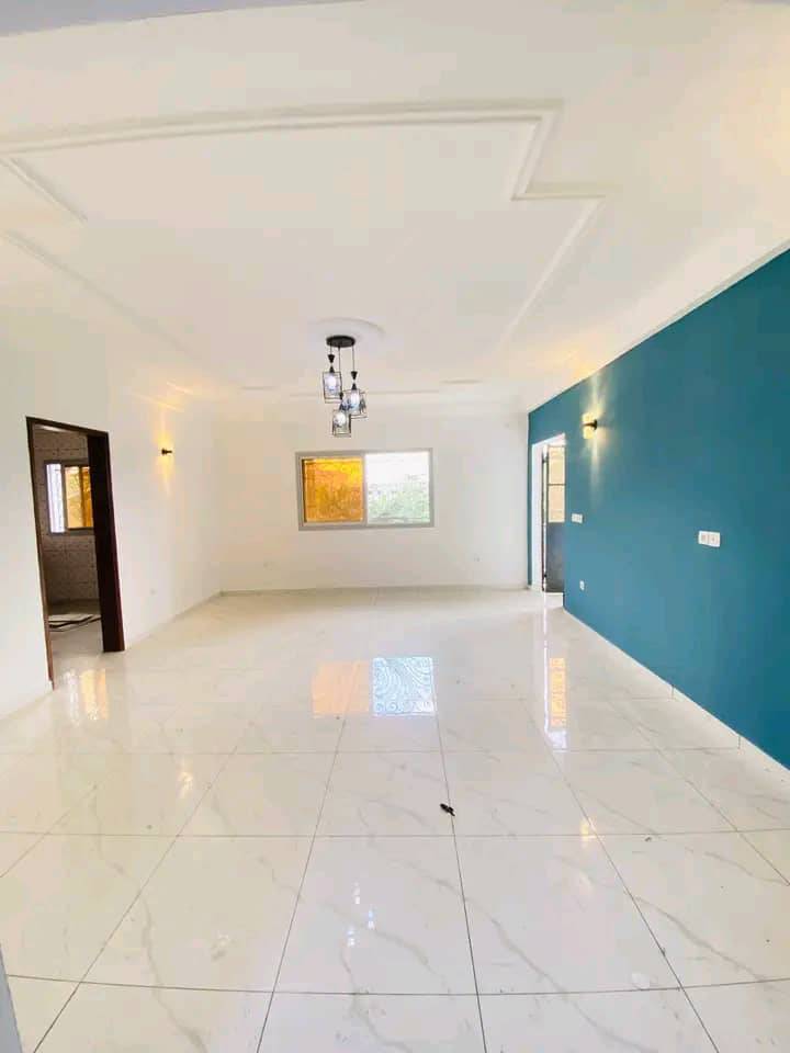 MAGNIFIQUE APPARTEMENT NEUF STAFFÉ SITUÉ À LOGBESSOU