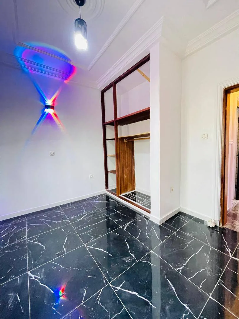 STUDIO MODERNE ENTIREMENT STAFFÉ SITUÉ À KOTTO VILLAGE