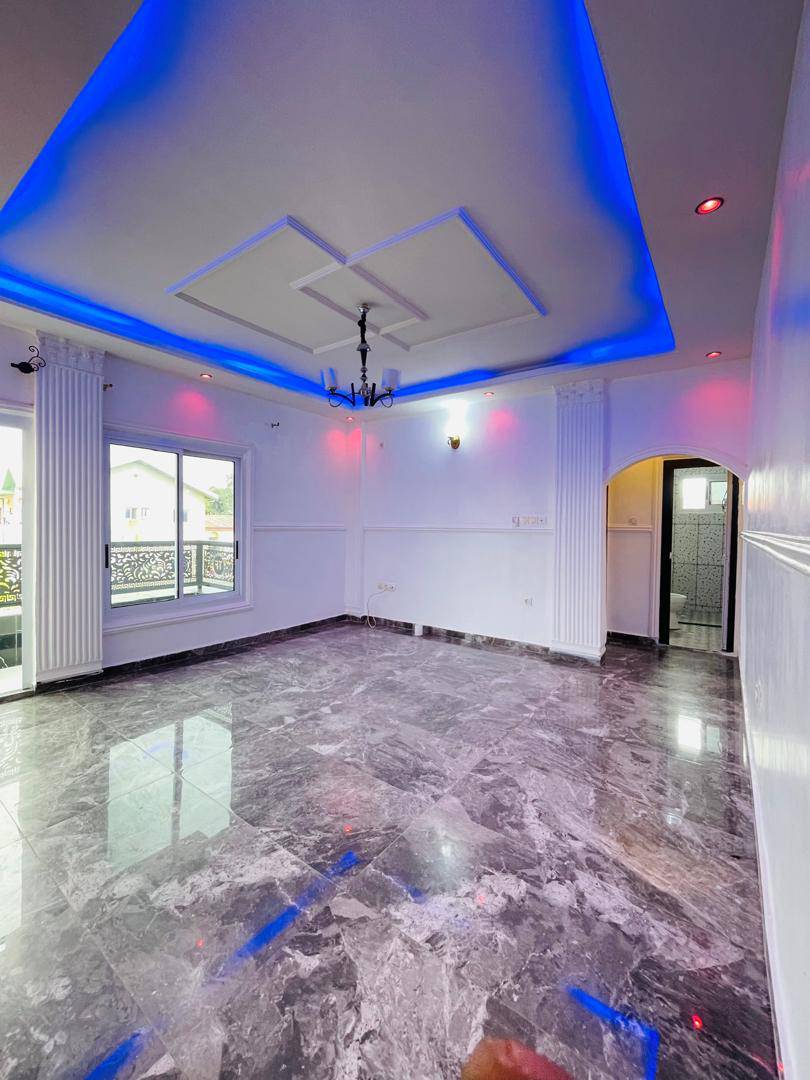 STUDIO MODERNE ENTIREMENT STAFFÉ SITUÉ À KOTTO VILLAGE