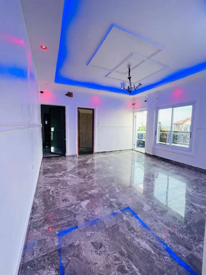 STUDIO MODERNE ENTIREMENT STAFFÉ SITUÉ À KOTTO VILLAGE