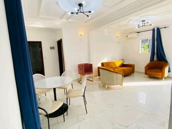 STUDIO MODERNE ENTIEREMENT STAFFÉ SITUÉ À LOGBESSOU