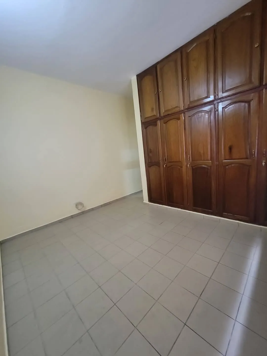 ZD_appartement_biyemassi_181125_chb1 Appartement individuel à louer, Biyem-Assi Maison Blanche