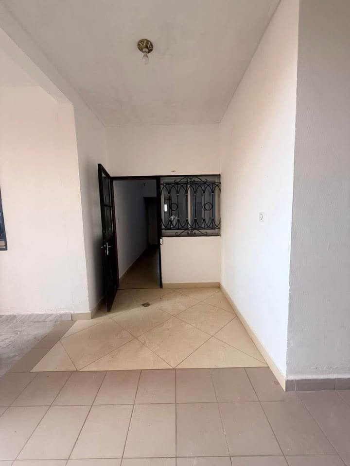 Studio moderne lumineux à louer à Ngousso, Yaoundé