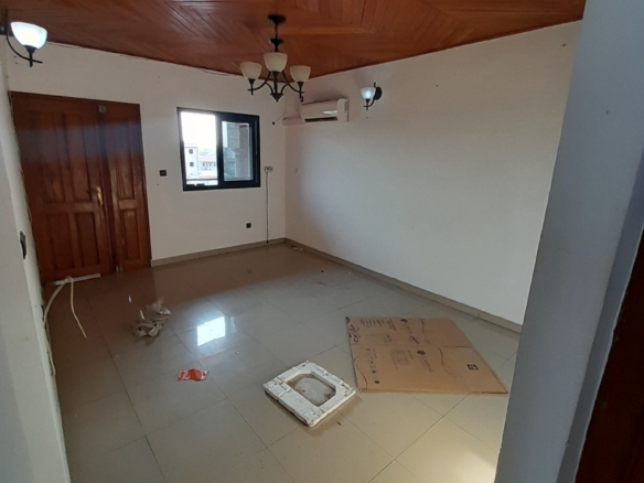 STUDIO MODERNE CLIMATISÉ À LOUER À KOTTO STATION BOCOM