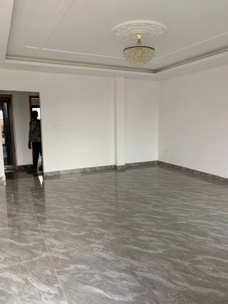 44588- Joli appartement haut standing nouvellement construit Kotto