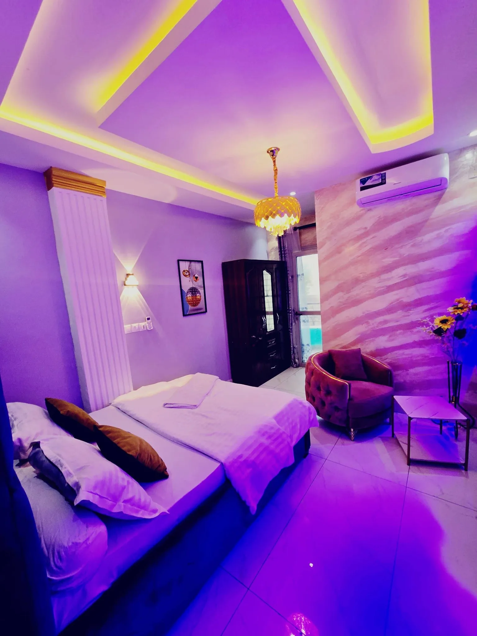 41832- Chambre meublée haut de gamme à Douala Logpom