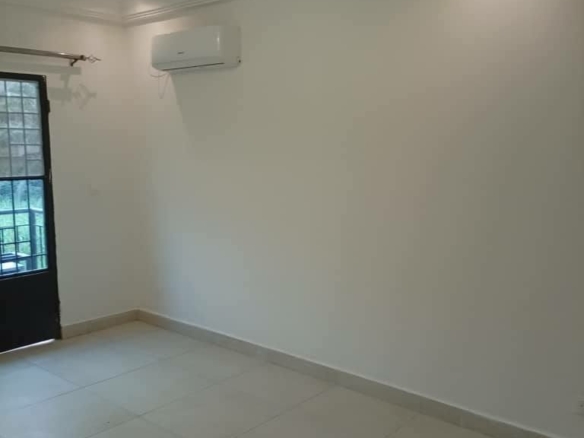 Magnifique studio moderne, Bonamoussadi commissariat 12e