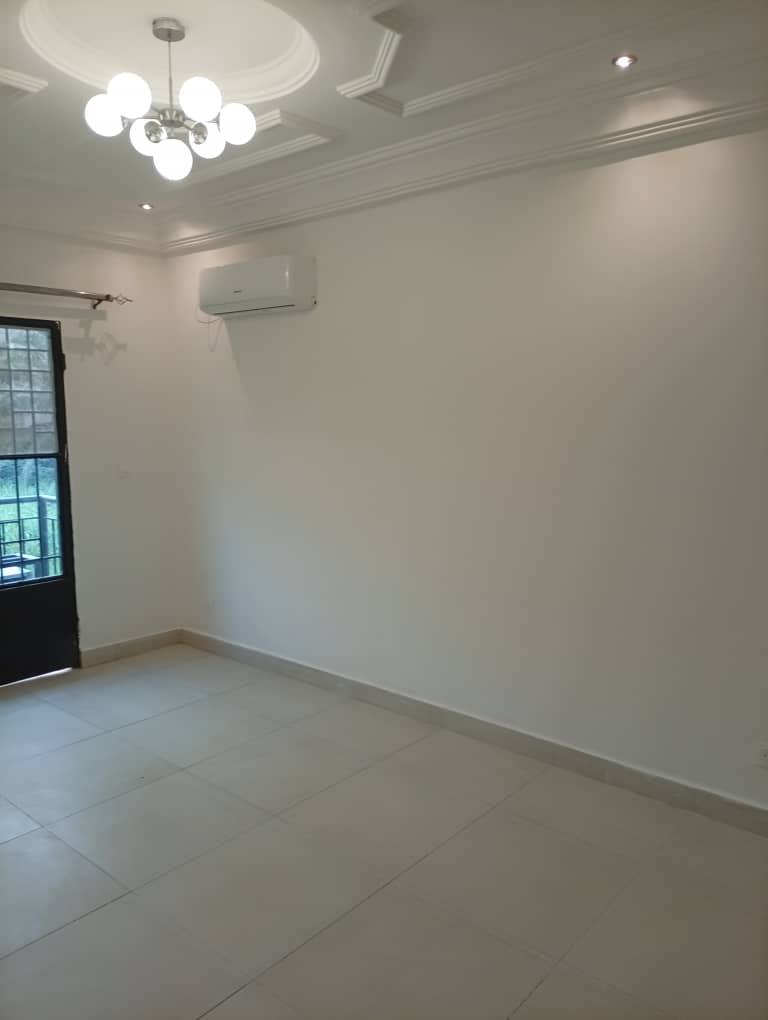 Magnifique studio moderne, Bonamoussadi commissariat 12e