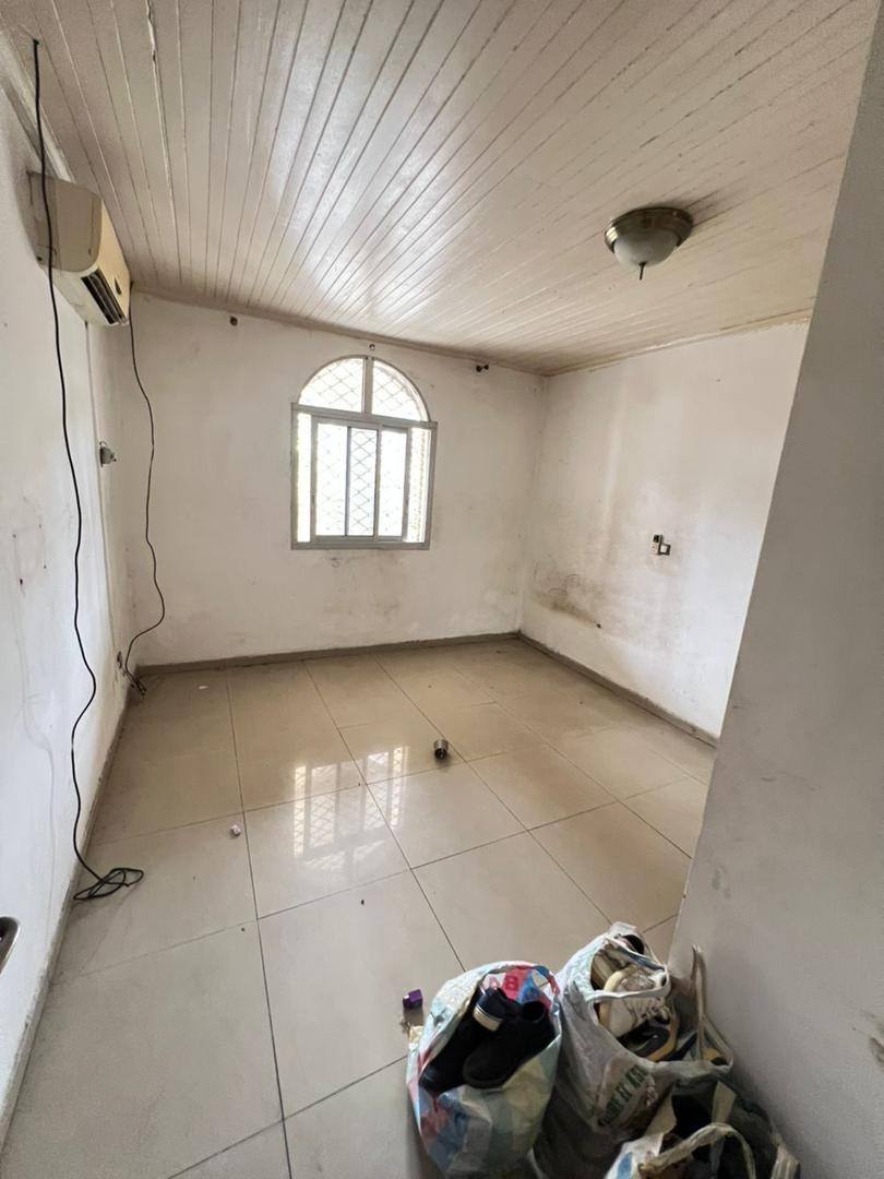 LI_villa_makepe_121225_chb2