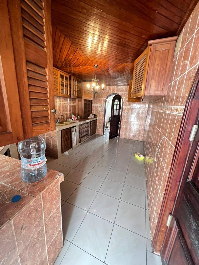 LI_villa_makepe_121225_csn2