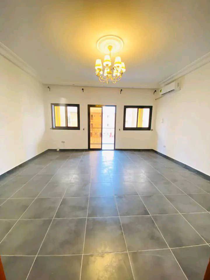 APPARTEMENT NEUF CLIMATISÉ SITUÉ À NDOGBONG