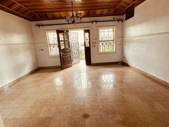 APPARTEMENT MODERNE 3E NIVEAU IMMEUBLE, LOGBESSOU