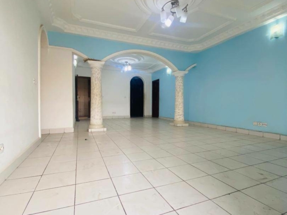 APPARTEMENT MODERNE ENTIEREMENT STAFFÉ SITUÉ À MAKÉPÉ