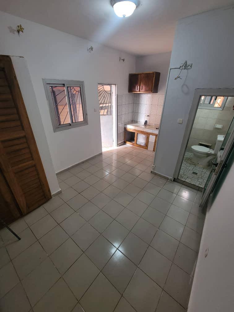 Chambre moderne à louer, Yaoundé, Etoudi