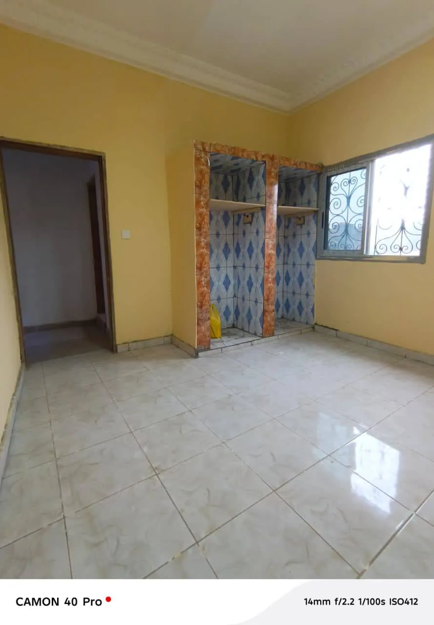 Studio moderne chic à Fougerolle Yaoundé