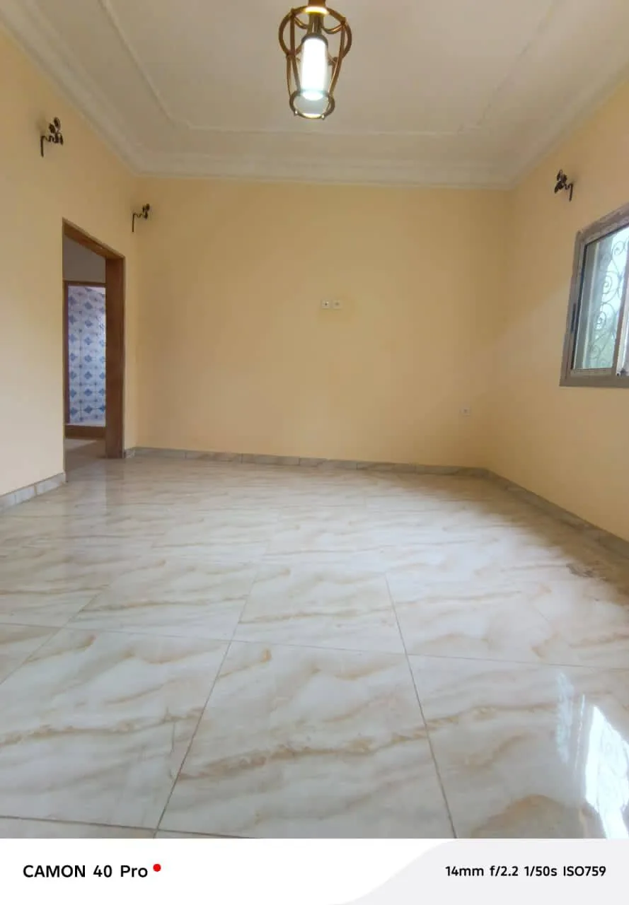 Studio moderne chic à Fougerolle Yaoundé