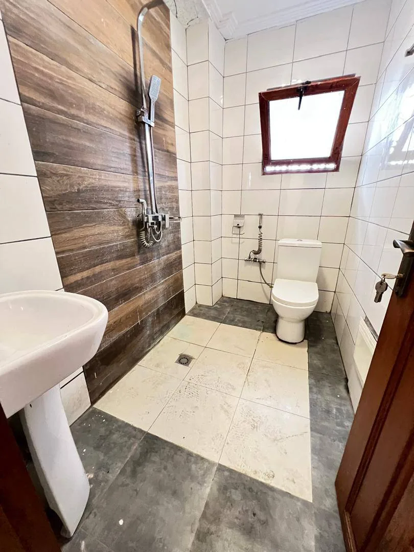 VASTE APPARTEMENT MODERNE CLIMATISÉ À LOGPOM