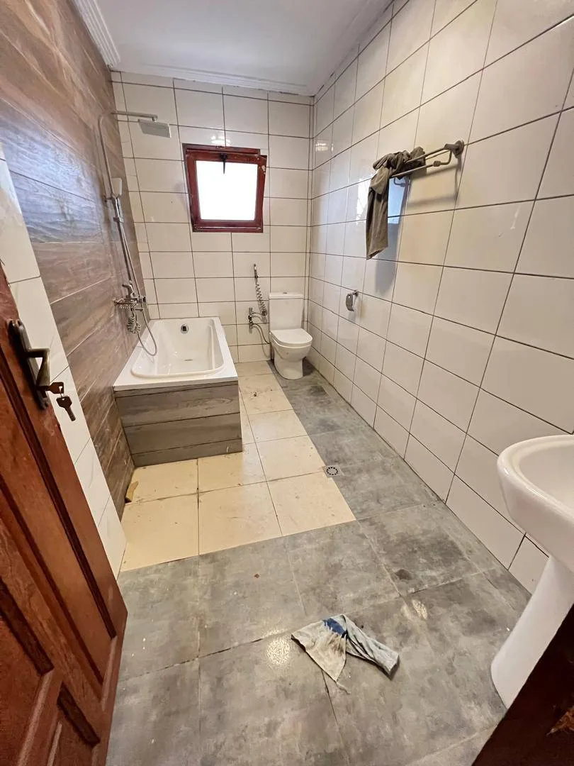 VASTE APPARTEMENT MODERNE CLIMATISÉ À LOGPOM