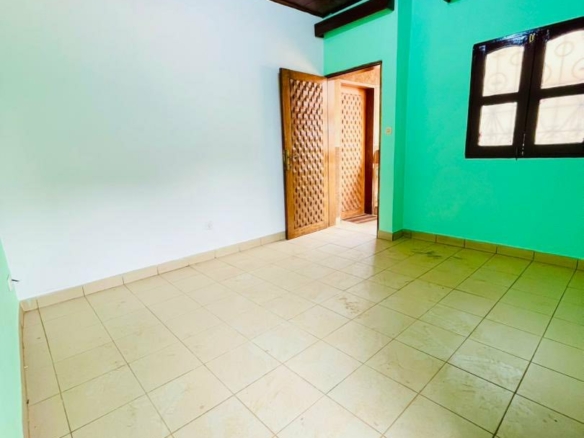 Studio moderne au rond-point Express Superette