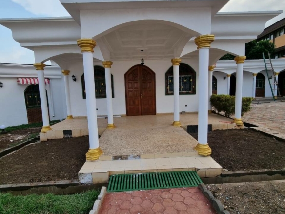 SOMPTUEUSE VILLA À NGOUSSO