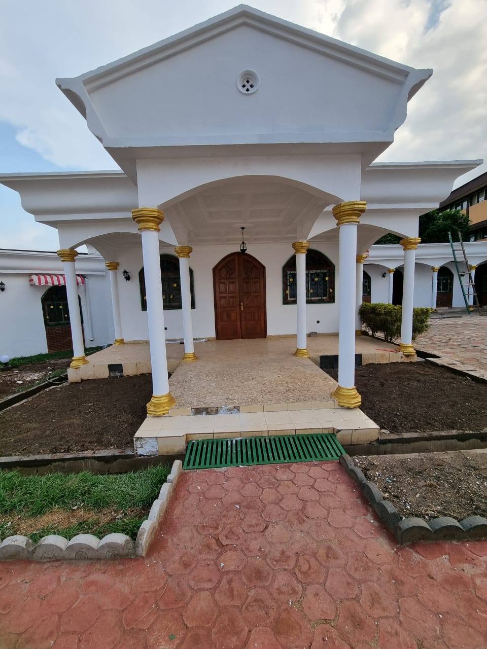 SOMPTUEUSE VILLA À NGOUSSO